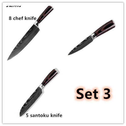 Set de cuchillos profesionales estilo Damasco con mangos de madera premium, ideal para cocina en casa o profesional.