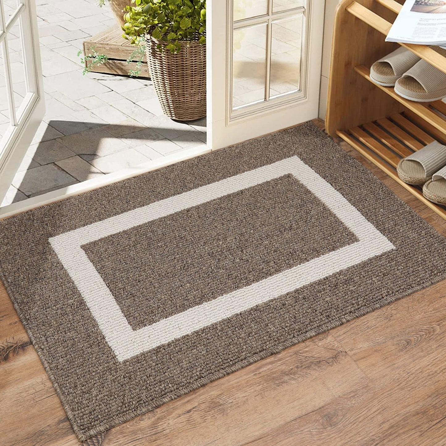 Modern geometric border rug from WinniHouse with non-slip backing, ideal for stylish and safe home decor.