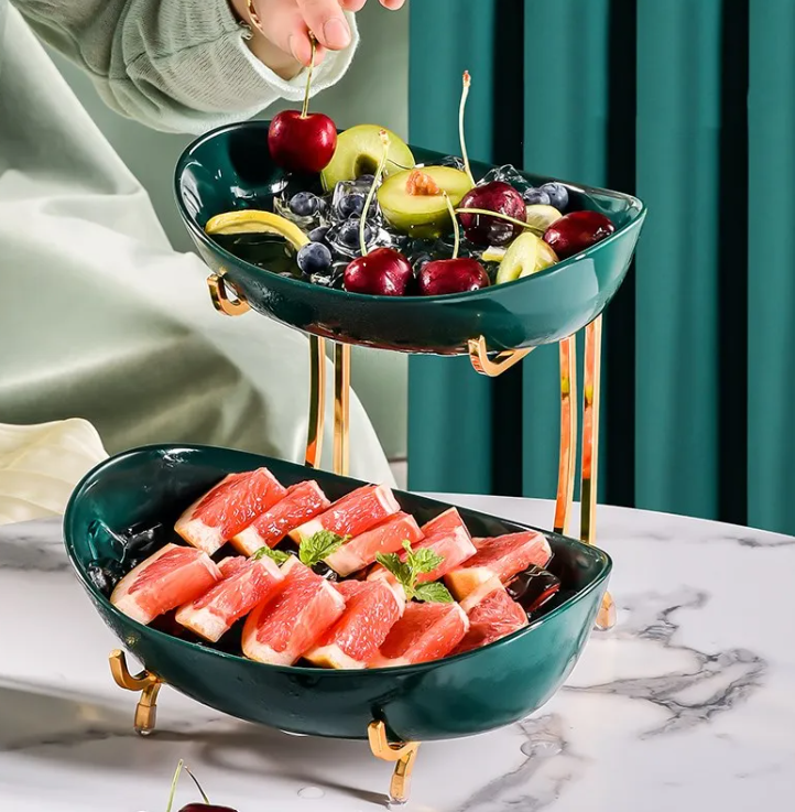 Wooden fruit tray for home use by WinniShop, featuring a spacious design for displaying fresh fruits elegantly.