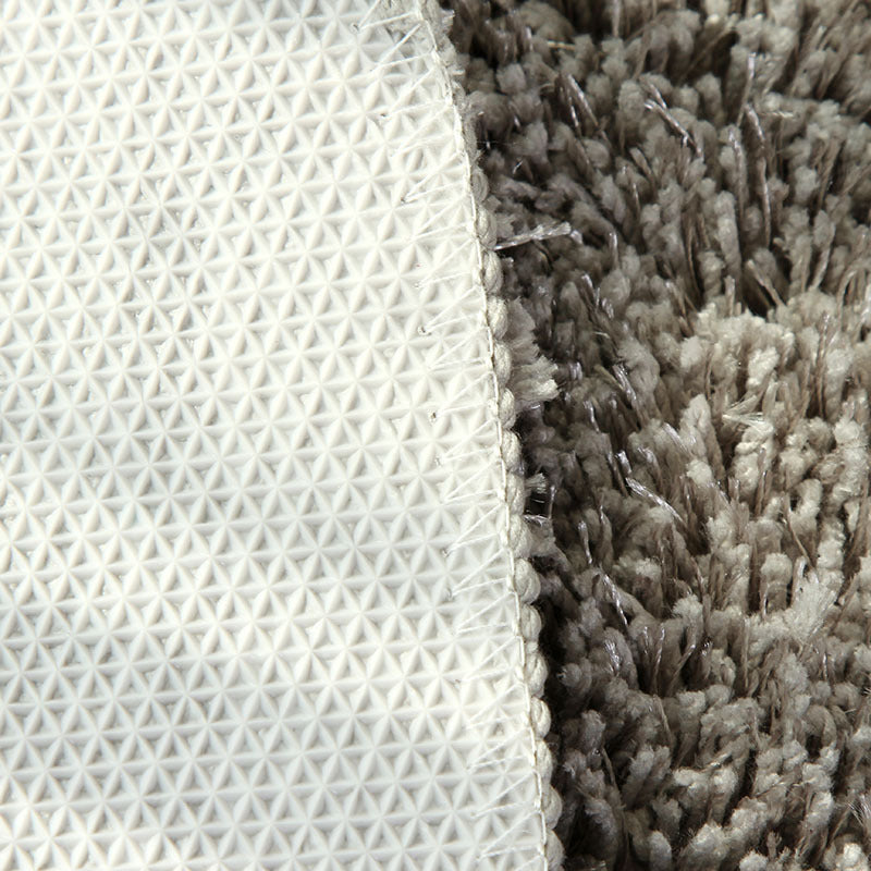 Microfiber bathroom rug with abstract wave design, ultra-soft, non-slip surface by WinniHouse for bathroom decor.