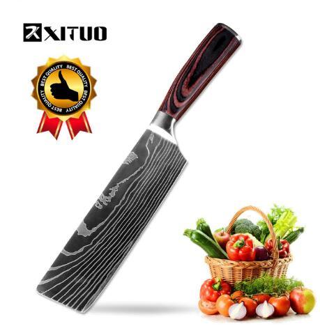 Set de cuchillos profesionales estilo Damasco con mango de madera premium, ideal para chefs y cocineros en la cocina.
