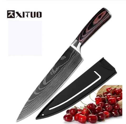 Set of four professional Damascus-style knives with wooden handles by WinniHouse, showcasing sharp blades and elegant craftsmanship.