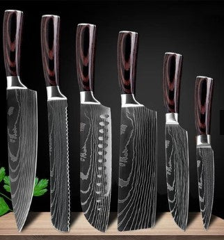 Set de cuchillos profesionales estilo Damasco con mangos de madera premium, ideal para cocina y preparación de alimentos.