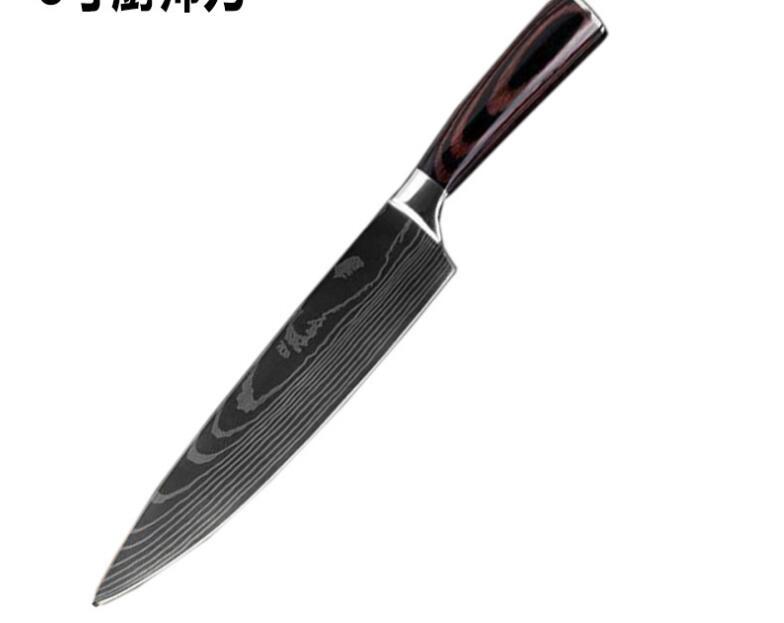 Set de cuchillos profesionales estilo Damasco con mangos de madera premium, ideal para chefs y cocineros en la cocina.