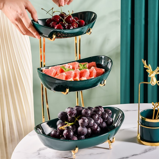 Wooden fruit tray for home use by WinniShop, featuring a spacious design ideal for serving fresh fruits.