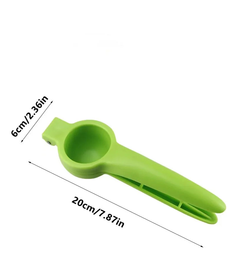 WinniHouse manual portable lemon and orange juicer, compact kitchen tool for fresh citrus juice extraction.