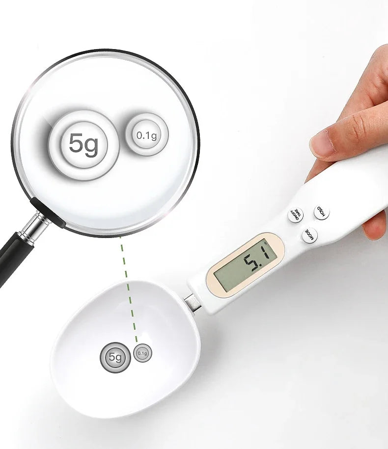 Digital 500g kitchen measuring spoon by WinniHouse with LCD display, precision 0.5g, perfect for accurate cooking and baking.