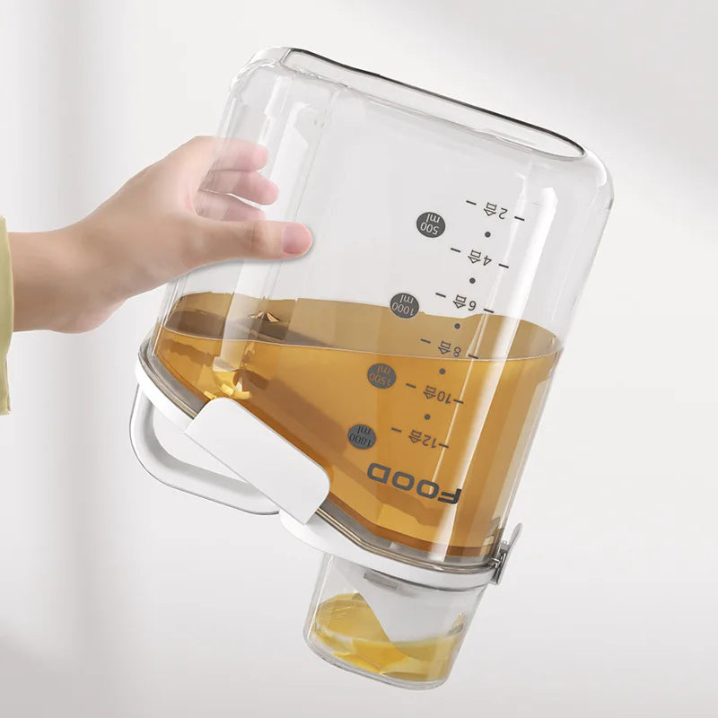 WinniHouse moisture-proof grain storage container with secure lid and clear design for keeping grains fresh and dry.